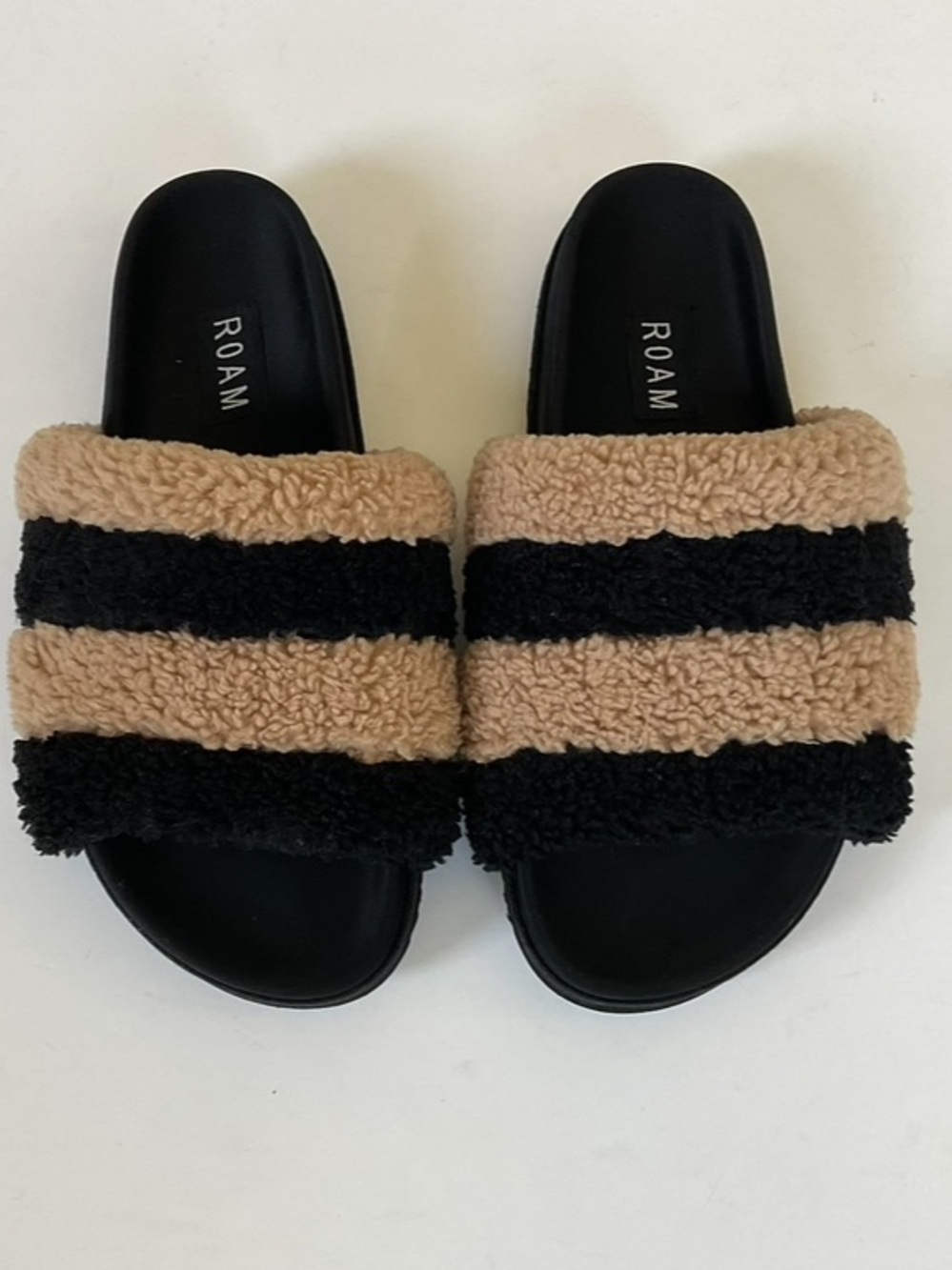 ROAM Fuzzy Prism Slippers Beige & Black Faux Shearling Size EU 36